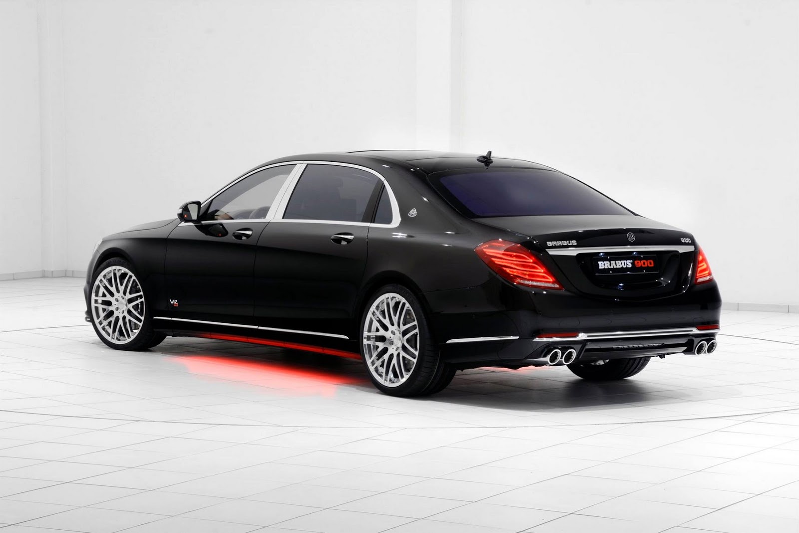 MERCEDES-MAYBACH BRABUS ROCKET 900: SEDAN TOPO DE LINHA SURGE EXTREMAMENTE RADICAL, foto 2