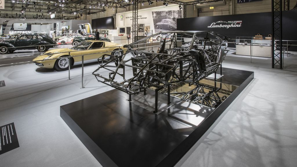 LAMBORGHINI MIURA SV RECEBE TRATAMENTO ESPECIAL DA DIVISÃO POLO STORICO, foto 3