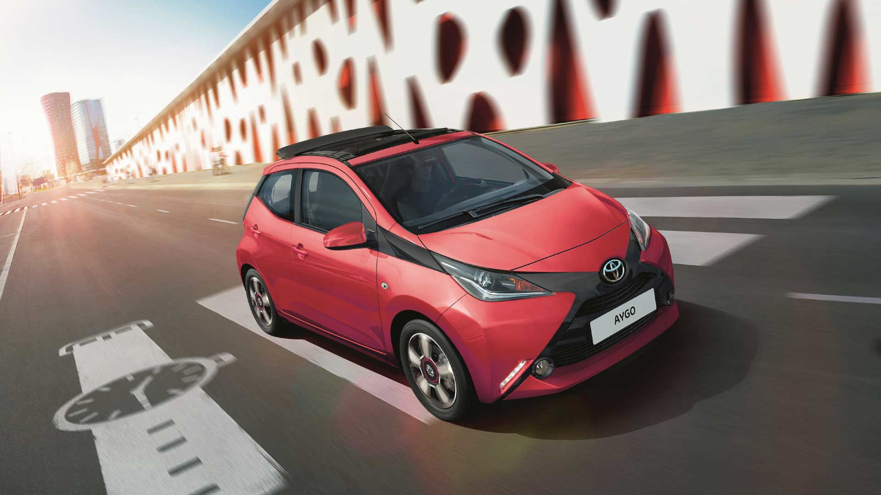 TOYOTA ATUALIZA O AYGO COM DOIS NOVOS ACABAMENTOS: X-SKY E X-WAVE, foto 2