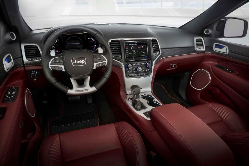 JEEP GRAND CHEROKEE TRACKHAWK: O SUV MAIS POTENTE DO MUNDO SERÁ MOSTRADO AO PÚBLICO EM NEW YORK, foto 5