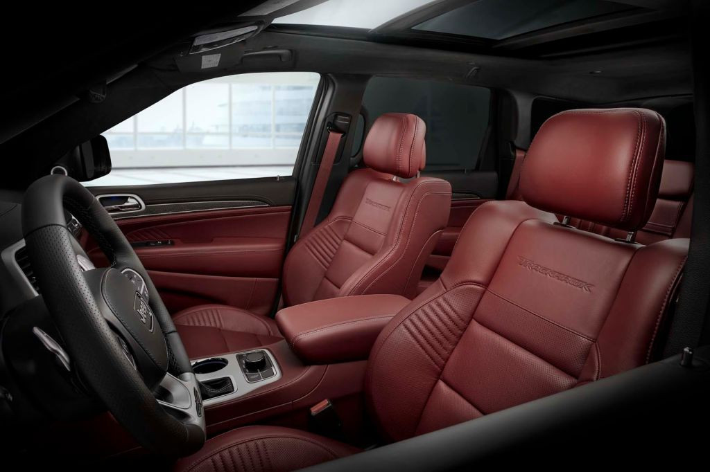 JEEP GRAND CHEROKEE TRACKHAWK: O SUV MAIS POTENTE DO MUNDO SERÁ MOSTRADO AO PÚBLICO EM NEW YORK, foto 6