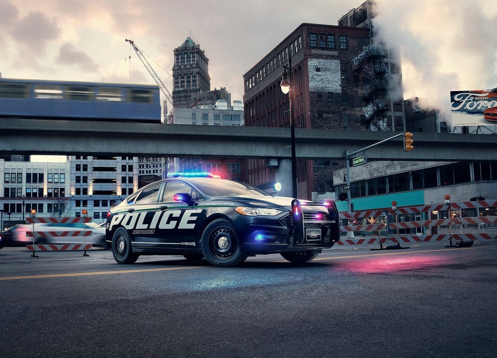 FORD DESENVOLVE NOVO VEÍCULO HÍBRIDO PARA A POLÍCIA DOS ESTADOS UNIDOS, foto 4
