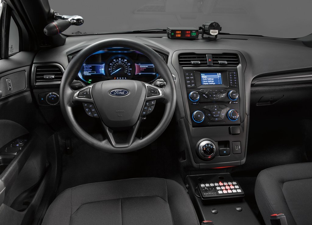 FORD DESENVOLVE NOVO VEÍCULO HÍBRIDO PARA A POLÍCIA DOS ESTADOS UNIDOS, foto 9