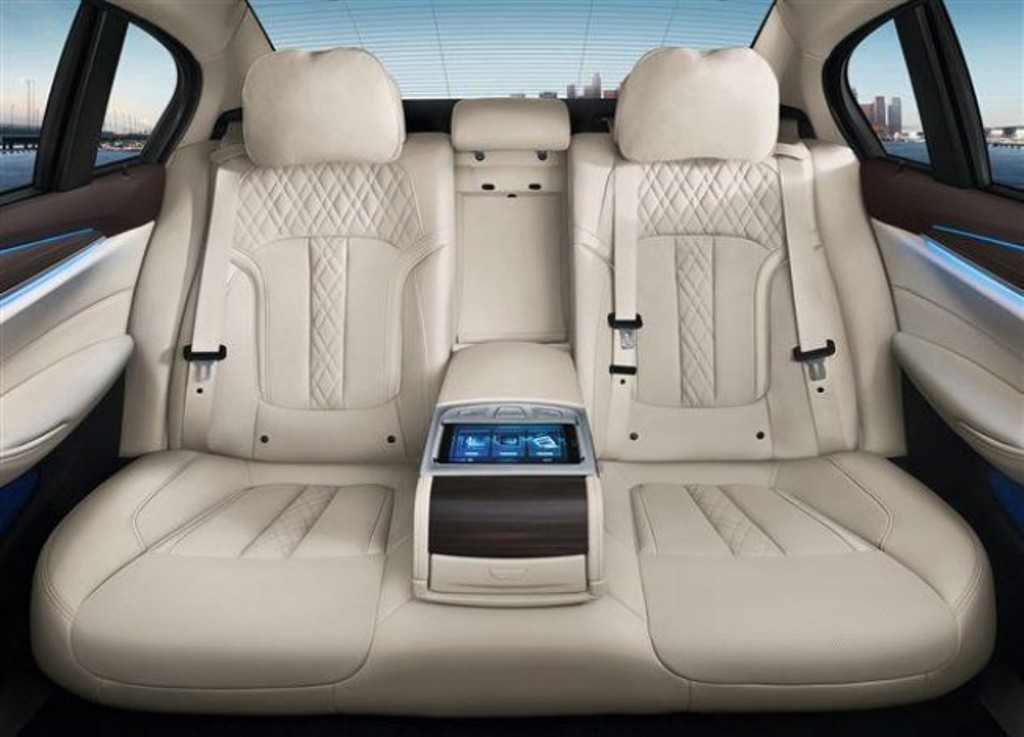 BMW SÉRIE 5 Li: NOVA VERSÃO DE CHASSI ALONGADO EXCLUSIVA PARA A CHINA, foto 2