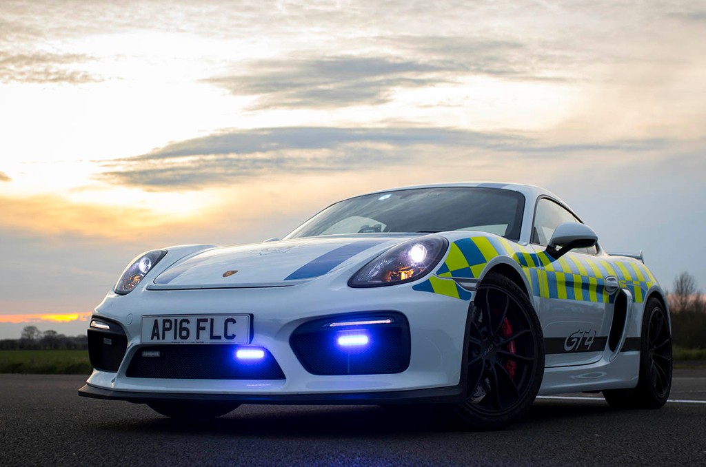 POLÍCIA DE NORFOLK ESTREIA SUA NOVA ARMA: UM PORSCHE CAYMAN GT4, foto 3