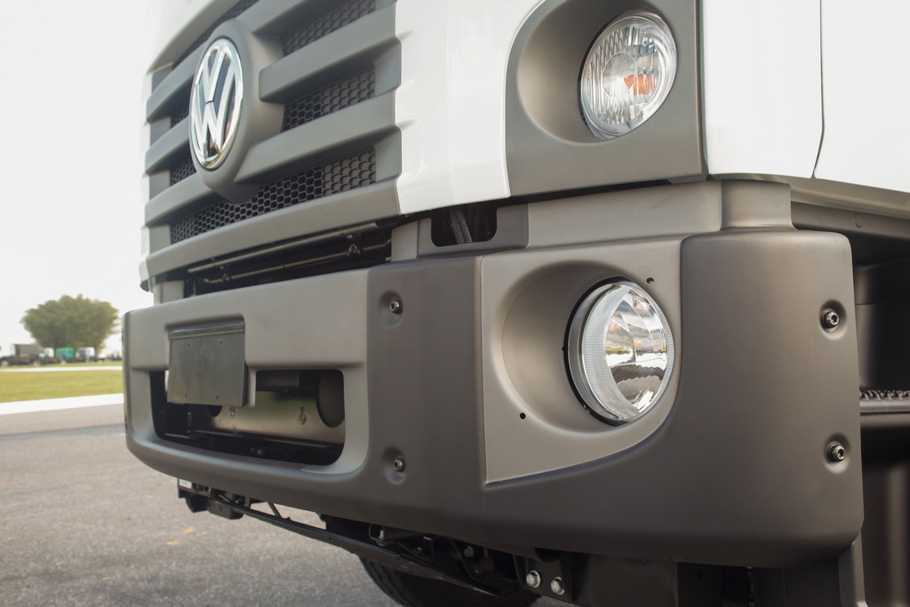 VOLKSWAGEN CAMINHÕES LANÇA MODELO PARA COLETA DE RESÍDUOS, foto 2