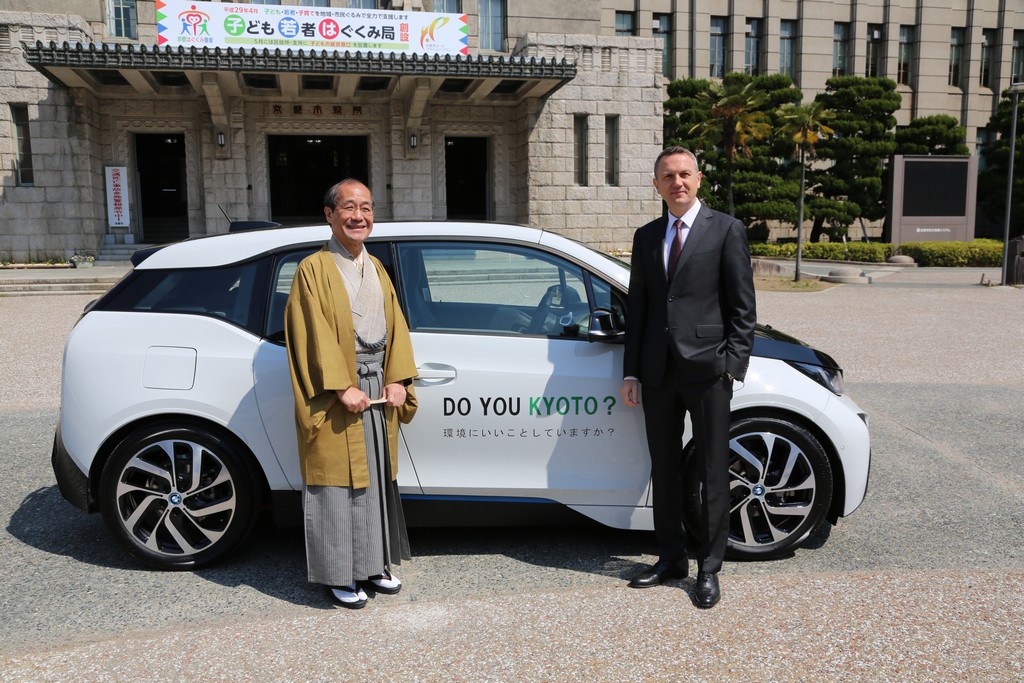 BMW M1 ESTILIZADO POR ANDY WARHOL É EXIBIDO NO JAPÃO NO FESTIVAL INTERNACIONAL DE FOTOGRAFIA DE KYOTO, foto 10