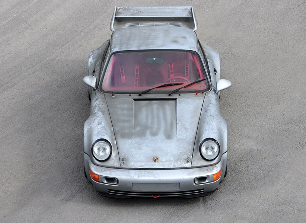 UM PORSCHE 911 RSR 3.8 DE 1993 COM SOMENTE 10 KM SERÁ LEILOADO NA ITÁLIA, foto 10