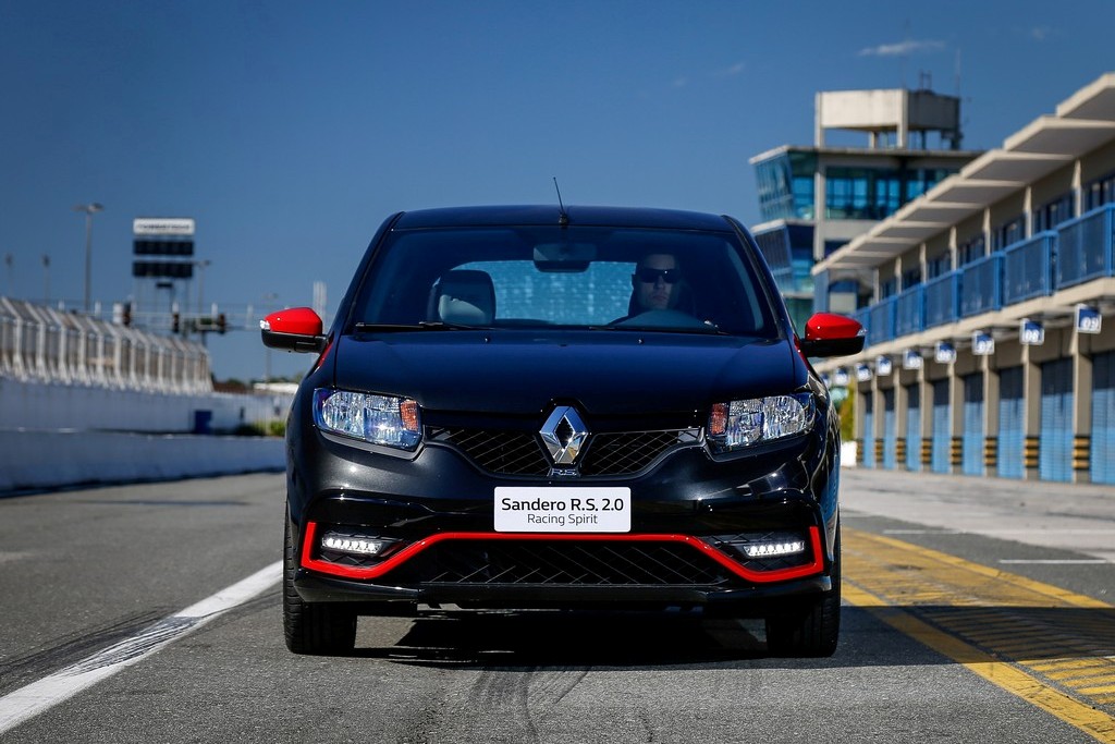RENAULT SANDERO RS 2.0 GANHA SÉRIE LIMITADA RACING SPIRIT, foto 3