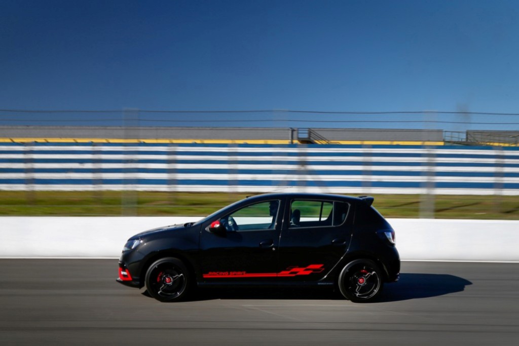 RENAULT SANDERO RS 2.0 GANHA SÉRIE LIMITADA RACING SPIRIT, foto 17