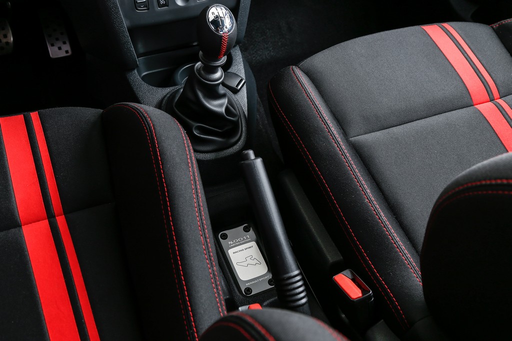 RENAULT SANDERO RS 2.0 GANHA SÉRIE LIMITADA RACING SPIRIT, foto 30