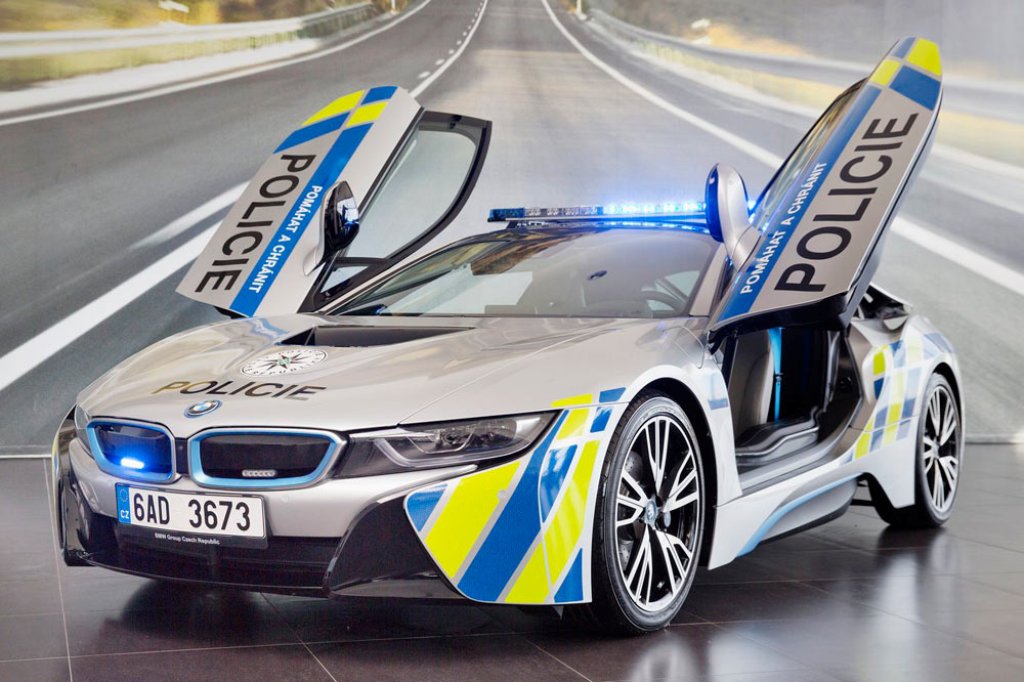 BMW i8 AGORA FAZ PARTE DA POLÍCIA DA REPÚBLICA CHECA, foto 1