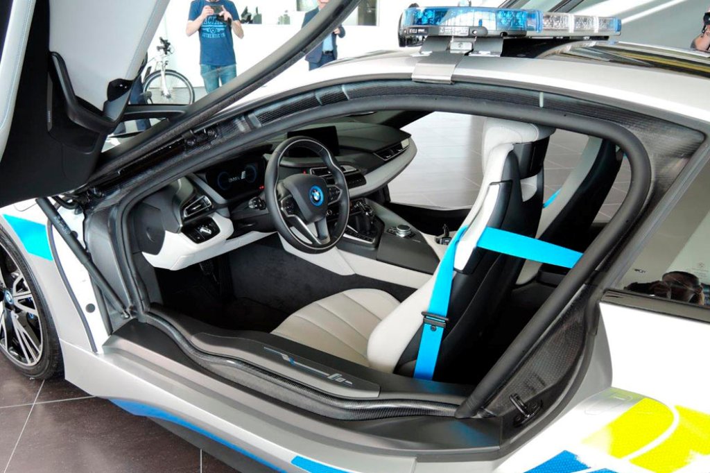 BMW i8 AGORA FAZ PARTE DA POLÍCIA DA REPÚBLICA CHECA, foto 7