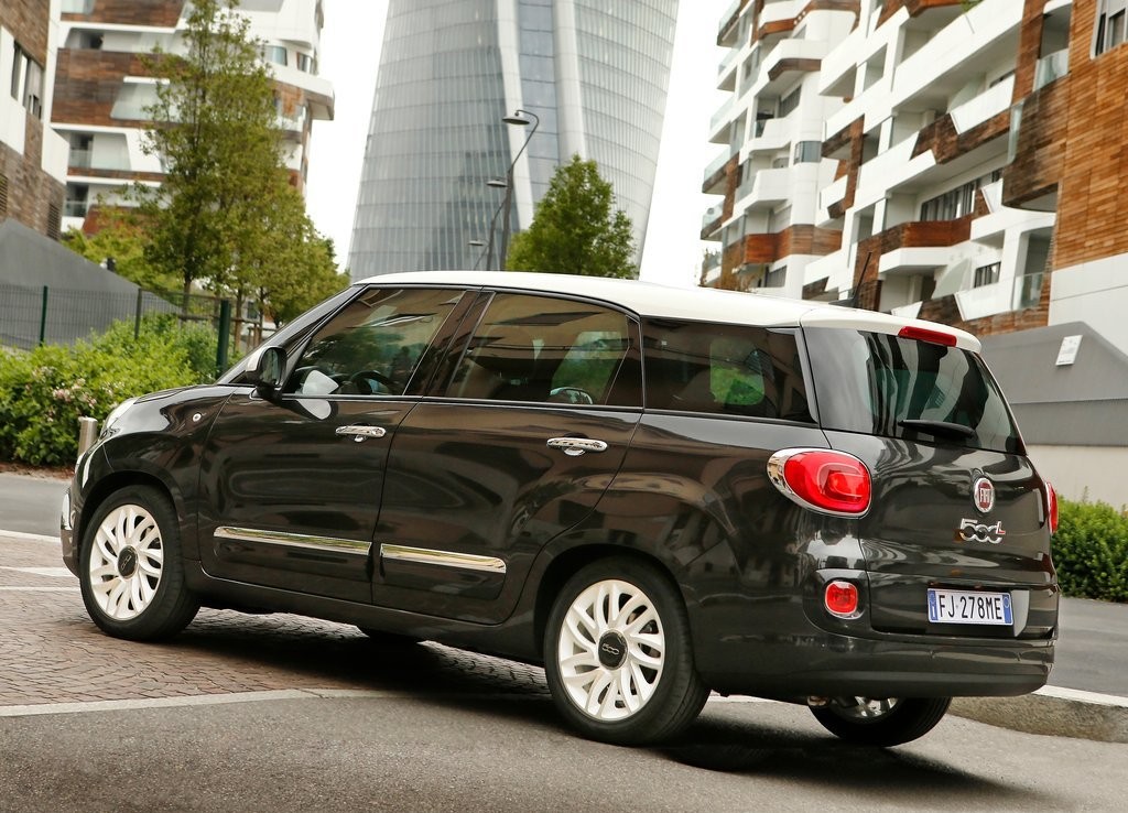 FIAT 500 L SE RENOVA PARA MANTER-SE ATUALIZADO, foto 4