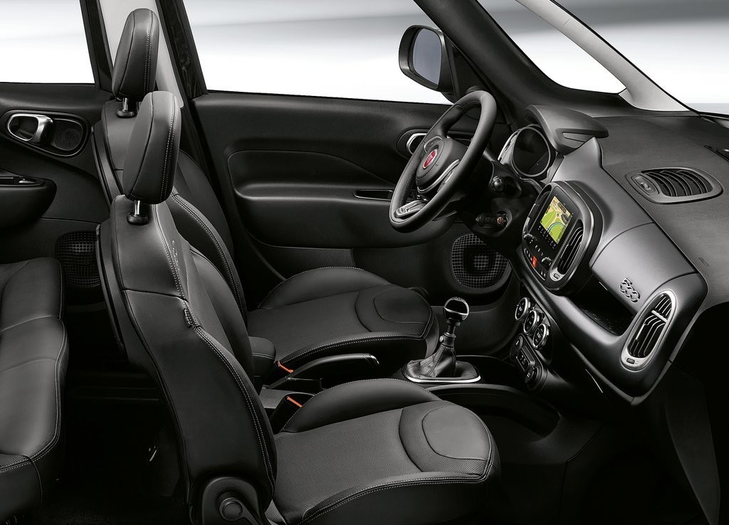 FIAT 500 L SE RENOVA PARA MANTER-SE ATUALIZADO, foto 9