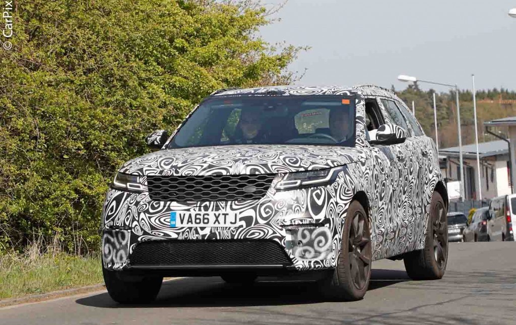 RANGE ROVER VELAR SVR RODA PERTO DE NÜRBURGRING, foto 2