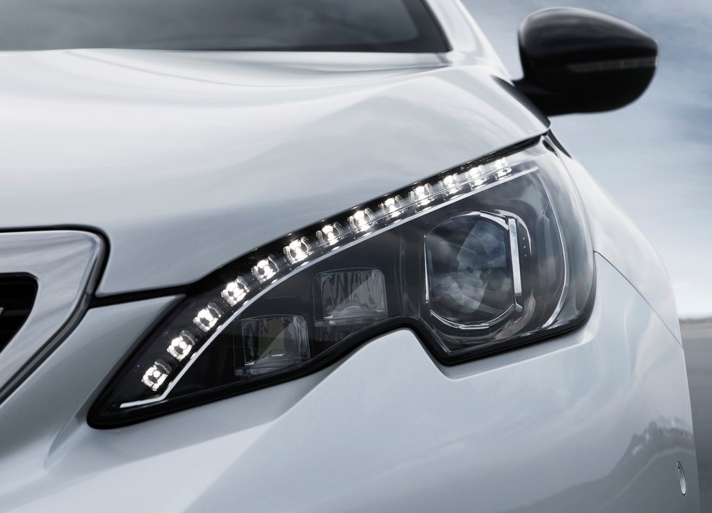 PEUGEOT 308 2018: SURGEM OS DETALHES DA RENOVAÇÃO DO COMPACTO FRANCÊS, foto 24