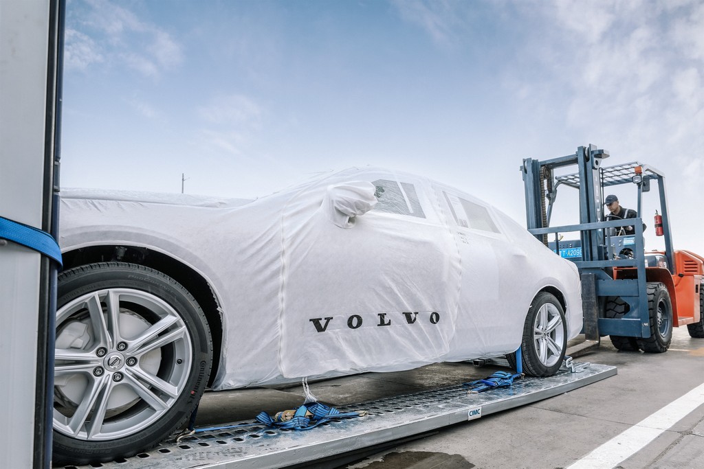 VOLVO S90 É ENVIADO DA CHINA À BÉLGICA VIA TRANSPORTE FERROVIÁRIO, foto 3