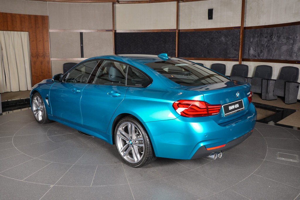 BMW ABU DHABI APRESENTA O 420i NA COR SNAPPER ROCKS BLUE, foto 12