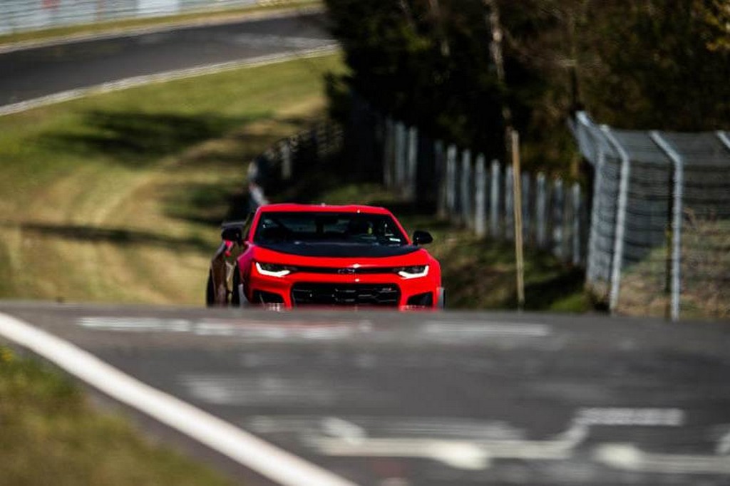 CHEVROLET CAMARO ZL1 1LE RODA NÜRBURGRING EM 7:16.04, foto 2