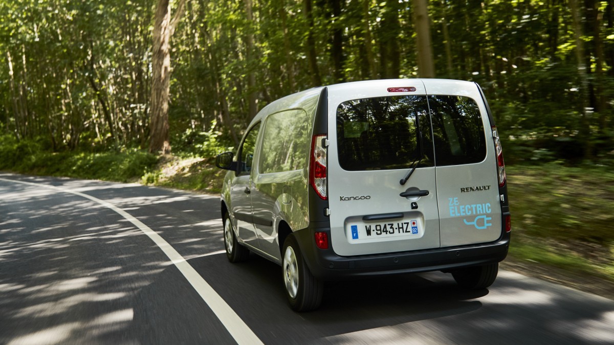 RENAULT KANGOO Z.E. 2017 CHEGA COM 270 QUILÔMETROS DE AUTONOMIA, foto 2