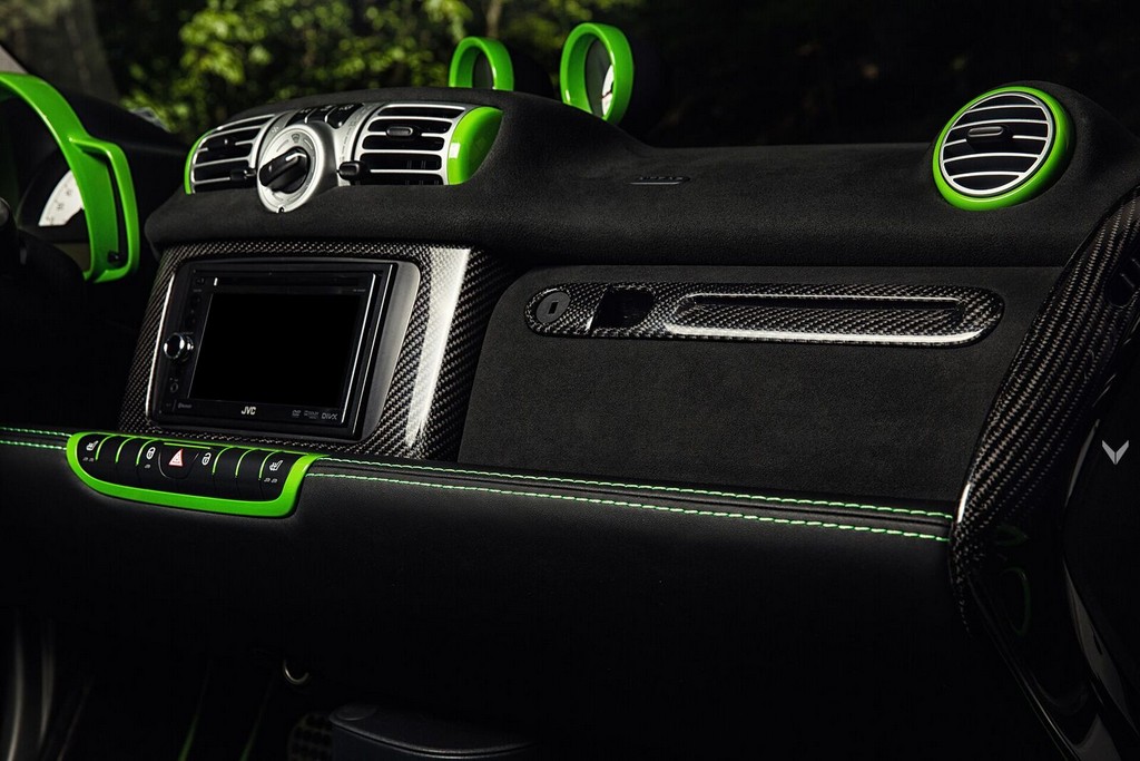 VILNER MOSTRA SEU TRABALHO SOBRE UM SMART FORTWO BRABUS XCLUSIVE DE 2012, foto 6