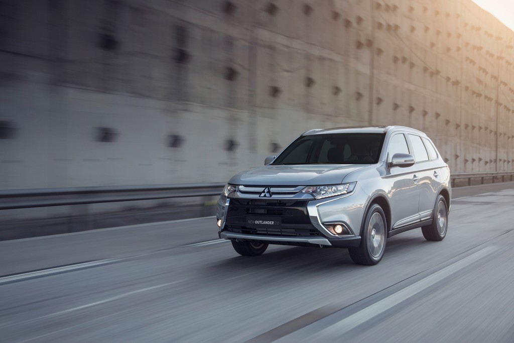 MITSUBISHI OUTLANDER COMFORT 2.0 CHEGA COM SETE LUGARES, NOVO MULTIMÍDIA E PREMIUM SOUND, foto 1