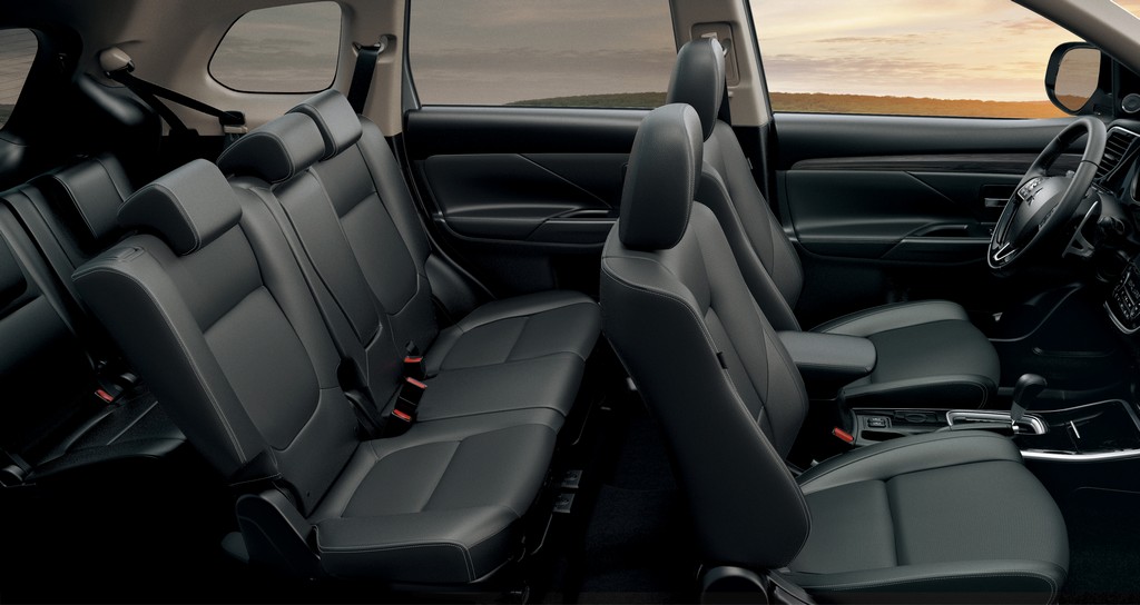 MITSUBISHI OUTLANDER COMFORT 2.0 CHEGA COM SETE LUGARES, NOVO MULTIMÍDIA E PREMIUM SOUND, foto 13
