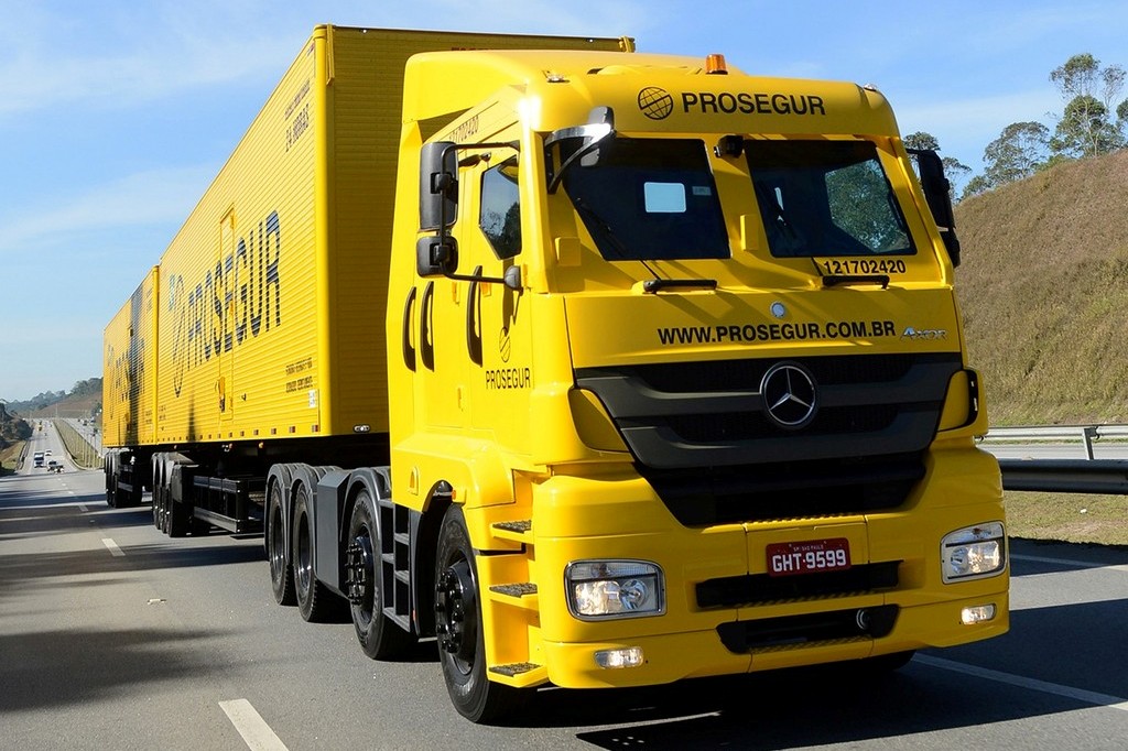 MERCEDES-BENZ AXOR É O MAIOR CAMINHÃO BLINDADO DA AMÉRICA LATINA, foto 1