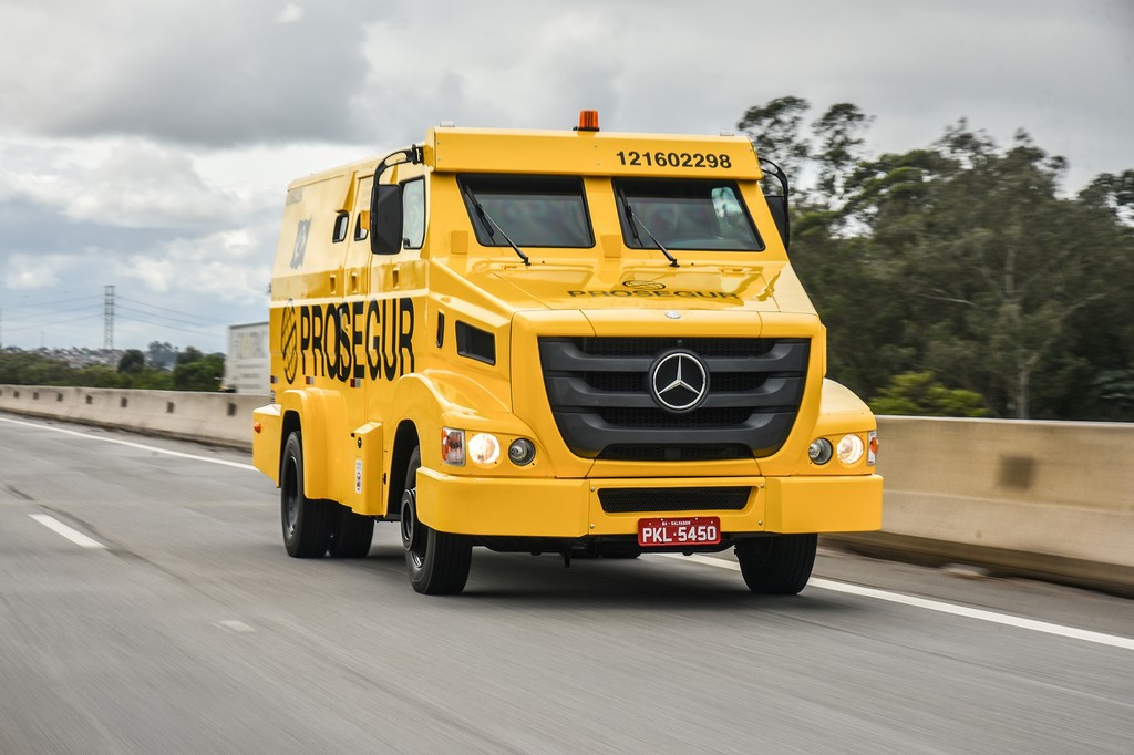 MERCEDES-BENZ AXOR É O MAIOR CAMINHÃO BLINDADO DA AMÉRICA LATINA, foto 4