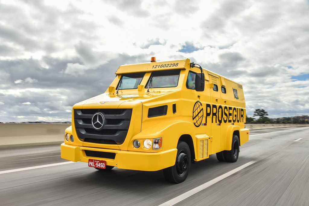 MERCEDES-BENZ AXOR É O MAIOR CAMINHÃO BLINDADO DA AMÉRICA LATINA, foto 5