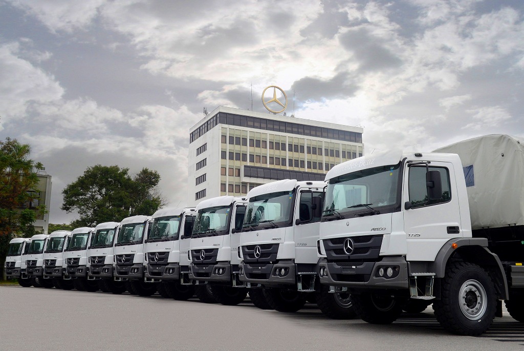 MERCEDES-BENZ EXPORTA 40 CAMINHÕES PARA SERRA LEOA E EMIRADOS ÁRABES, foto 1