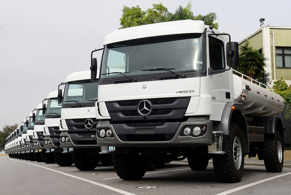 MERCEDES-BENZ EXPORTA 40 CAMINHÕES PARA SERRA LEOA E EMIRADOS ÁRABES, foto 3