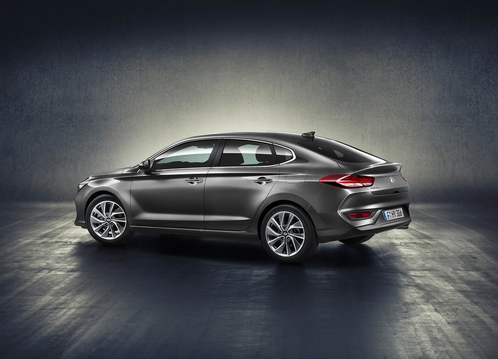 HYUNDAI i30 FASTBACK, UMA NOVA PROPOSTA PARA INCREMENTAR A LINHA DO COMPACTO COREANO, foto 3