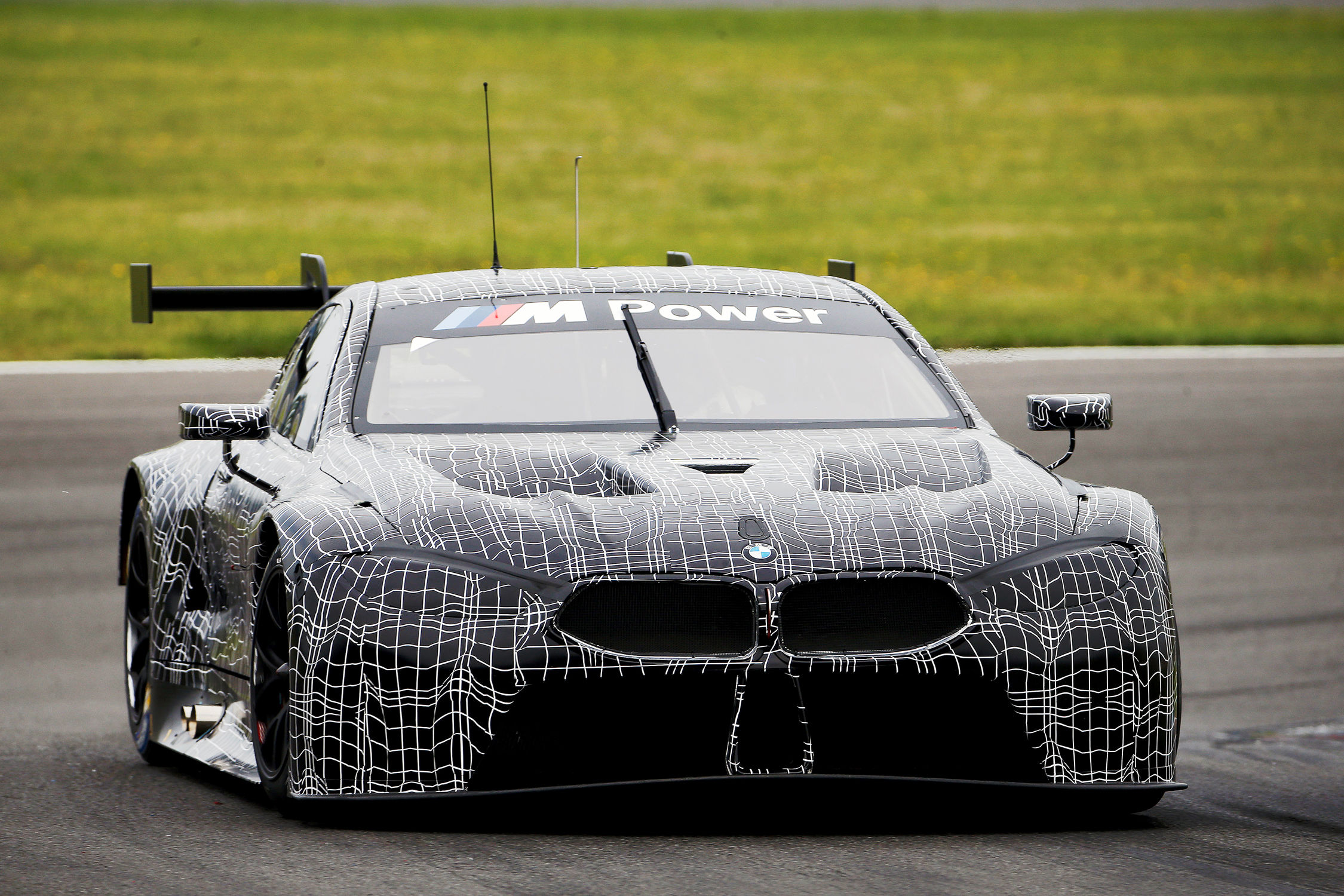 BMW M8 GTE JÁ ESTÁ SENDO TESTADO NA PISTA, foto 1