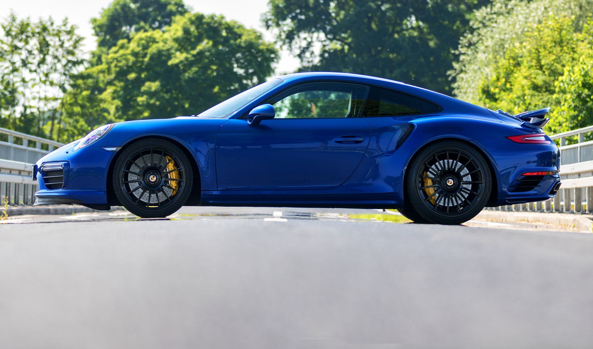 PORSCHE 911 TURBO S ‘BLUE ARROW’ PREPARADO PELA EDO COMPETITION ACELERA DE 0 A 100 KM/H EM 2,7 SEGUNDOS, foto 2