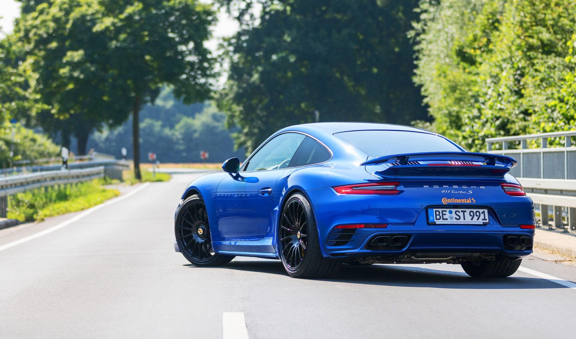 PORSCHE 911 TURBO S ‘BLUE ARROW’ PREPARADO PELA EDO COMPETITION ACELERA DE 0 A 100 KM/H EM 2,7 SEGUNDOS, foto 4