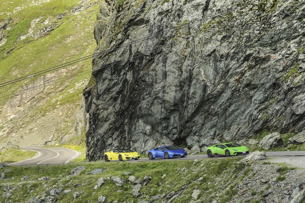 SEIS LAMBORGHINIS HURACÁN RODANDO EM UMA DAS ESTRADAS MAIS EXIGENTES DO PLANETA, foto 1