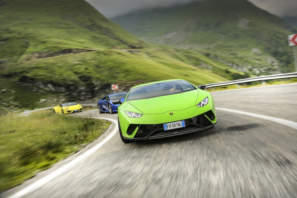 SEIS LAMBORGHINIS HURACÁN RODANDO EM UMA DAS ESTRADAS MAIS EXIGENTES DO PLANETA, foto 3