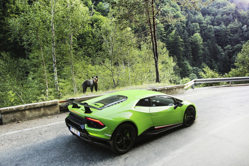 SEIS LAMBORGHINIS HURACÁN RODANDO EM UMA DAS ESTRADAS MAIS EXIGENTES DO PLANETA, foto 7