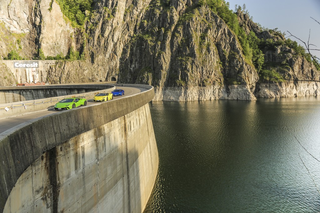 SEIS LAMBORGHINIS HURACÁN RODANDO EM UMA DAS ESTRADAS MAIS EXIGENTES DO PLANETA, foto 8