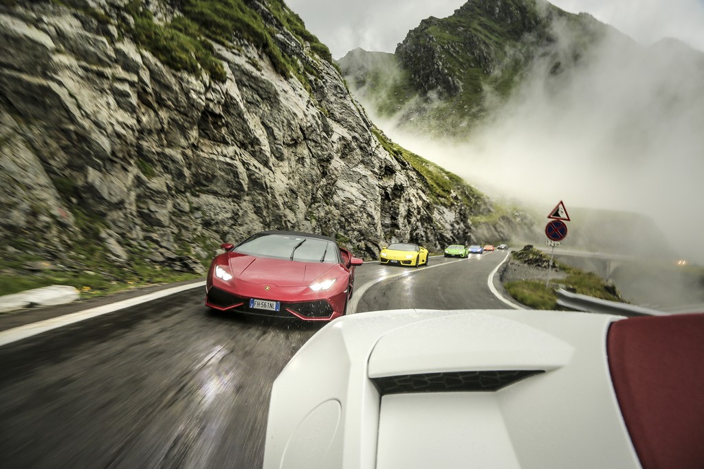SEIS LAMBORGHINIS HURACÁN RODANDO EM UMA DAS ESTRADAS MAIS EXIGENTES DO PLANETA, foto 15
