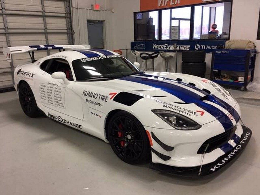DODGE VIPER TENTA BATER O RECORDE EM NÜRBURGRING, foto 4
