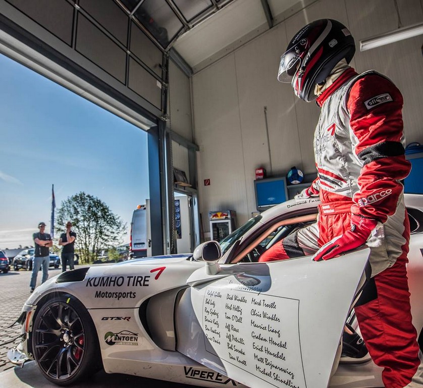 DODGE VIPER TENTA BATER O RECORDE EM NÜRBURGRING, foto 5