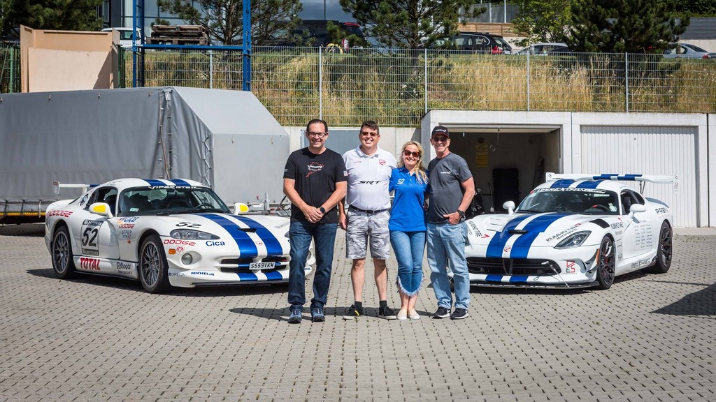 DODGE VIPER TENTA BATER O RECORDE EM NÜRBURGRING, foto 6