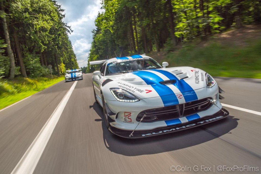 DODGE VIPER TENTA BATER O RECORDE EM NÜRBURGRING, foto 9