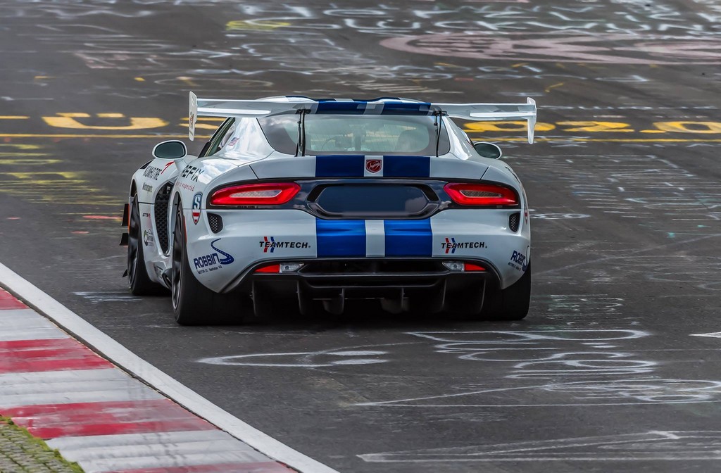 DODGE VIPER TENTA BATER O RECORDE EM NÜRBURGRING, foto 10