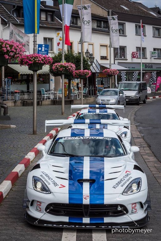DODGE VIPER TENTA BATER O RECORDE EM NÜRBURGRING, foto 11