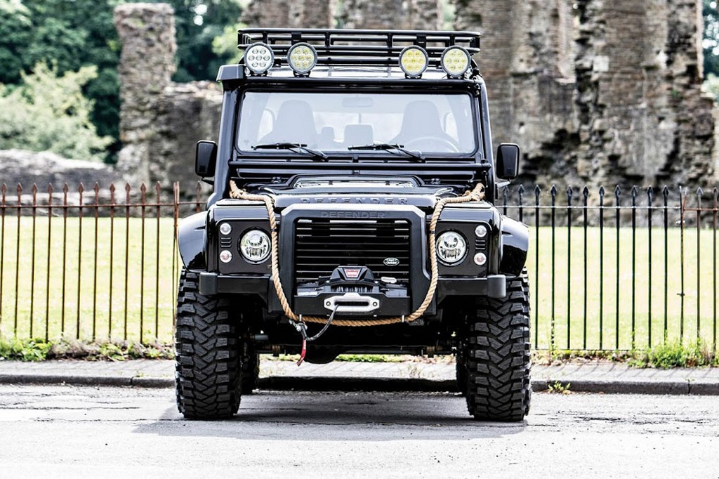 LAND ROVER DEFENDER SVX ‘SPECTRE’ SERÁ LEILOADO EM LONDRES, foto 4