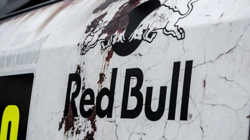 DODGE CHALLENGER SRT HELLCAT PARTICIPOU DO GUMBALL 3000 VESTIDO COM UNIFORME DE RALLY, foto 9